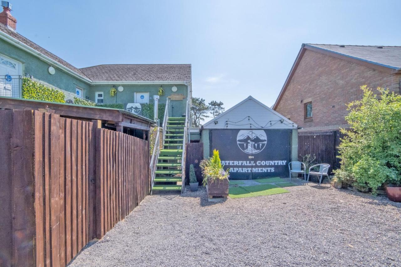 Entire Venue With Accommodation Sleeps Up To 19 - Waterfall Country Escape Wales Coelbren Εξωτερικό φωτογραφία